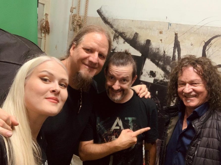 Zoe Federoff, Alex Krull. Stefan Heilemann beim Cover-Shooting